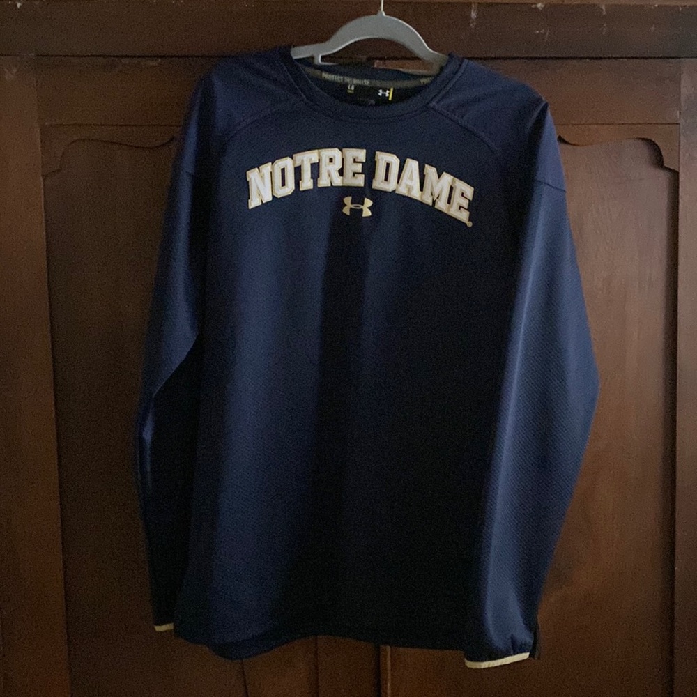 Mens Under Armour pull over… perfect condition
